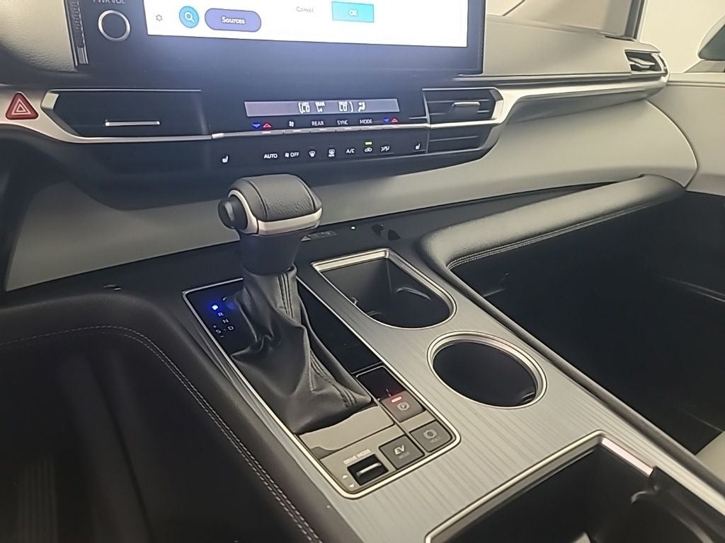 2025 Toyota Sienna XLE 8 Passenger