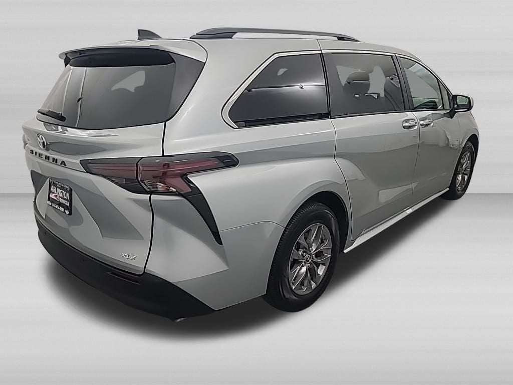 2025 Toyota Sienna XLE 8 Passenger