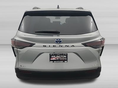 2025 Toyota Sienna XLE 8 Passenger