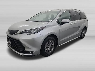 2025 Toyota Sienna XLE 8 Passenger