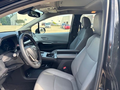2026 Toyota Sienna XLE 8 Passenger