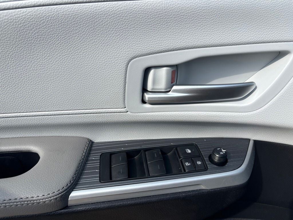 2026 Toyota Sienna XLE 8 Passenger