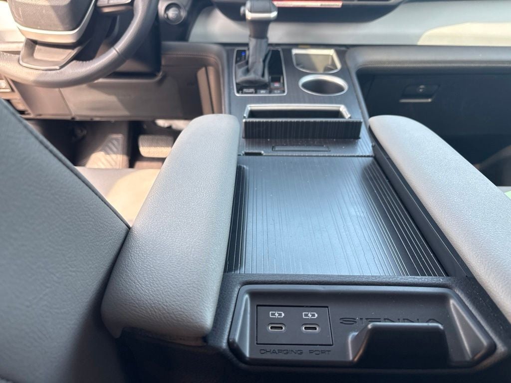 2026 Toyota Sienna XLE 8 Passenger