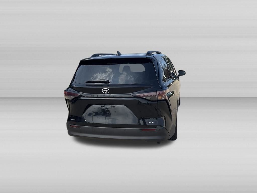 2026 Toyota Sienna XLE 8 Passenger