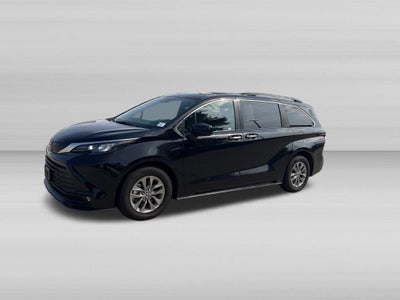 2026 Toyota Sienna XLE 8 Passenger
