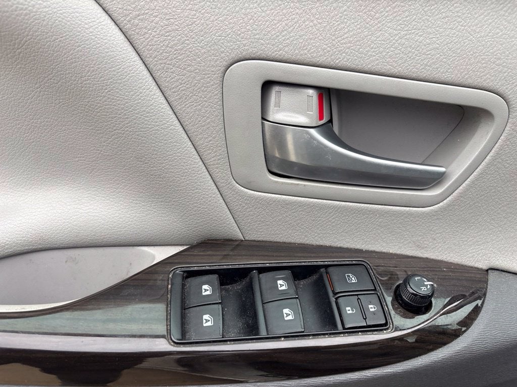 2017 Toyota Sienna L 7 Passenger