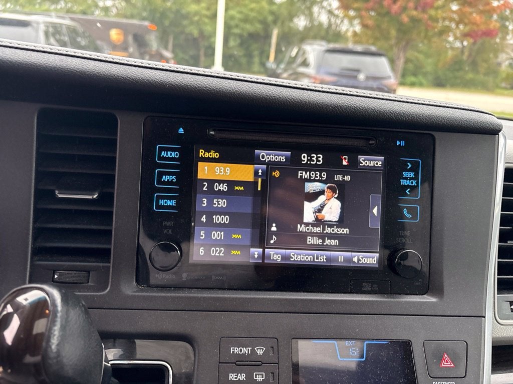 2017 Toyota Sienna L 7 Passenger