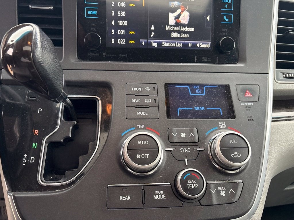 2017 Toyota Sienna L 7 Passenger