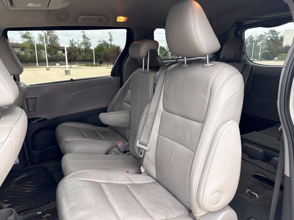 2017 Toyota Sienna L 7 Passenger