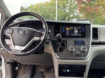 2017 Toyota Sienna L 7 Passenger