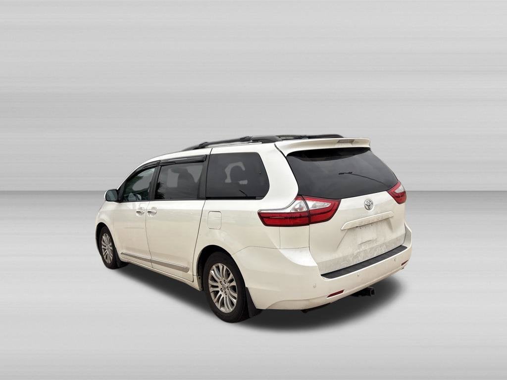 2017 Toyota Sienna L 7 Passenger