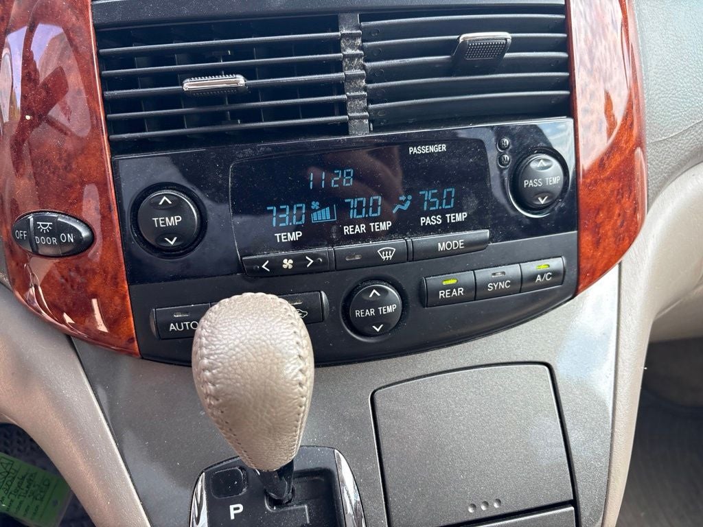 2007 Toyota SIENNA XLE