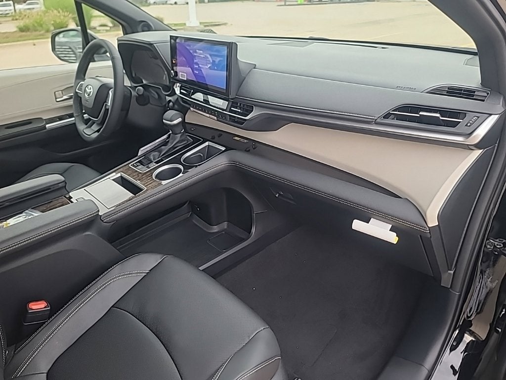 2026 Toyota Sienna Limited 7 Passenger