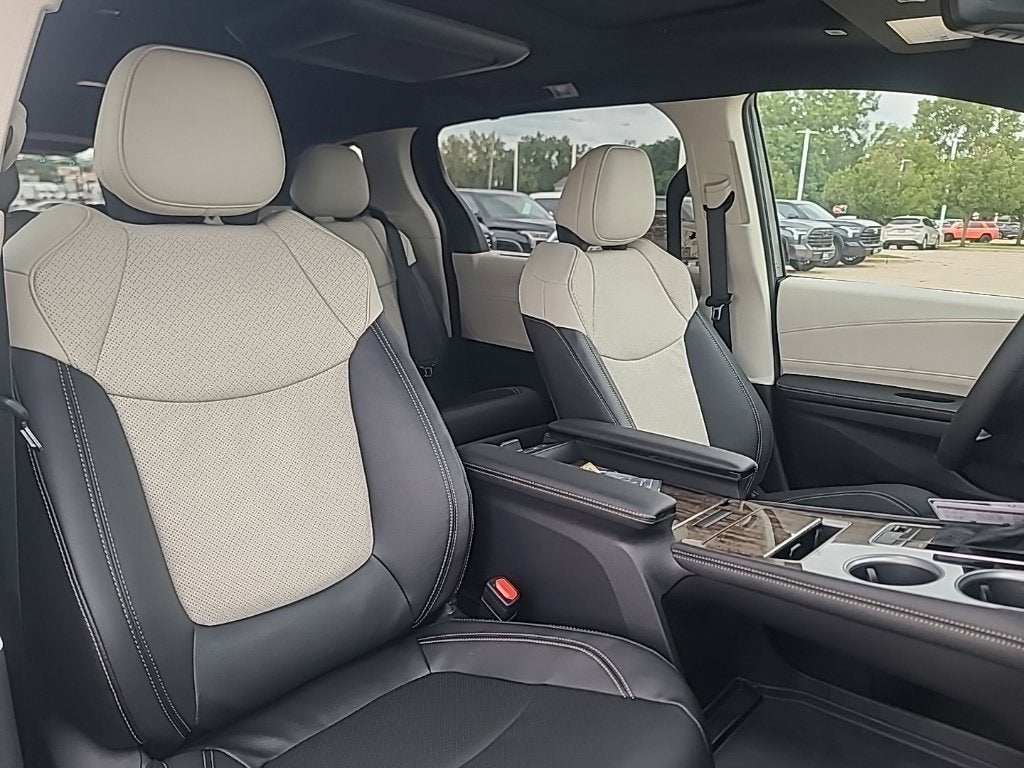 2026 Toyota Sienna Limited 7 Passenger