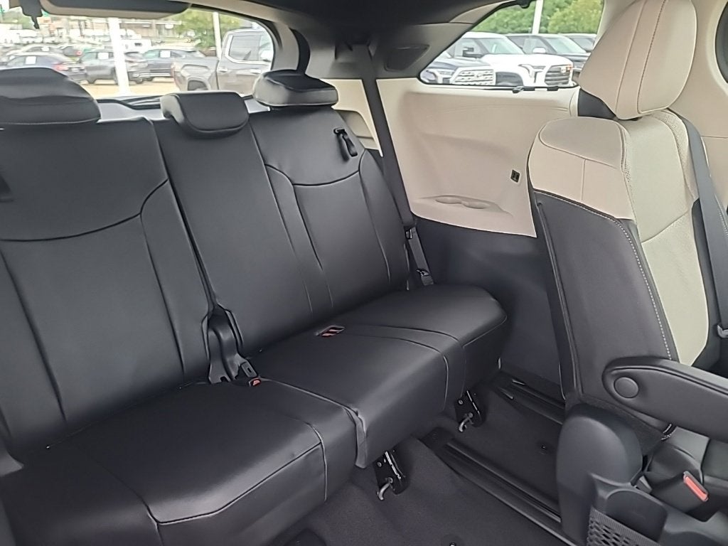 2026 Toyota Sienna Limited 7 Passenger