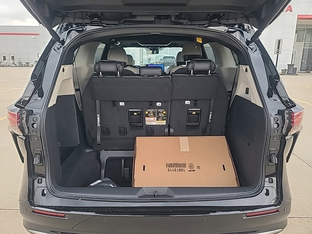 2026 Toyota Sienna Limited 7 Passenger