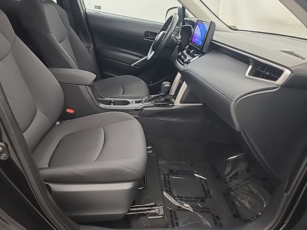 2025 Toyota Corolla Cross LE