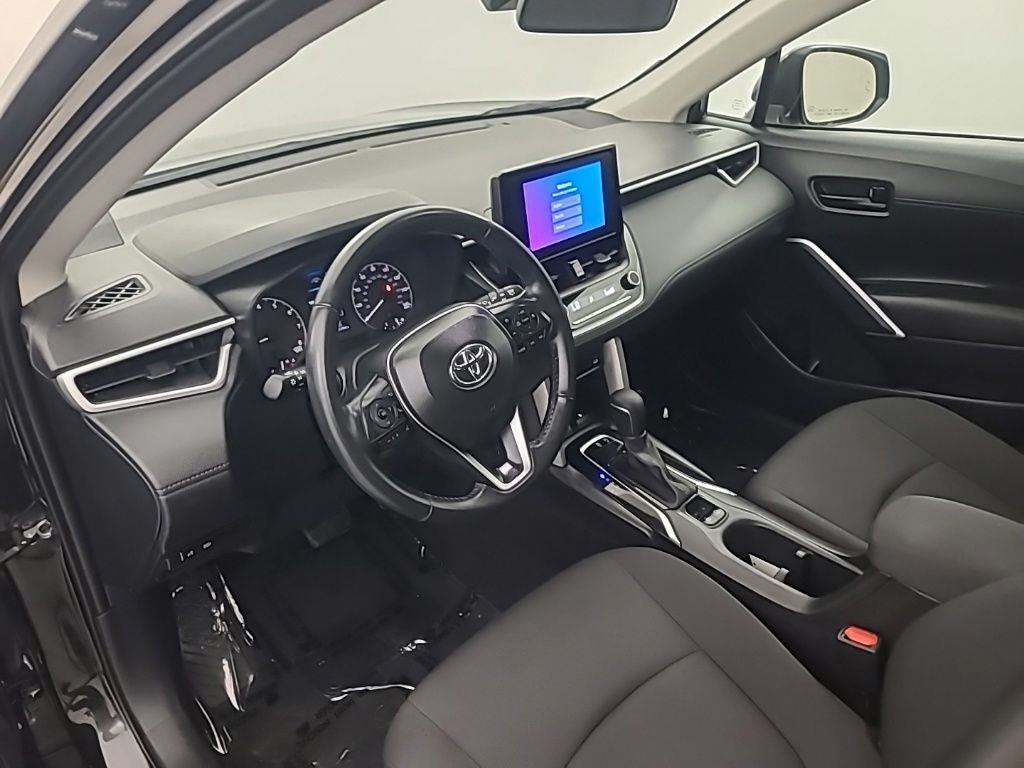 2025 Toyota Corolla Cross LE