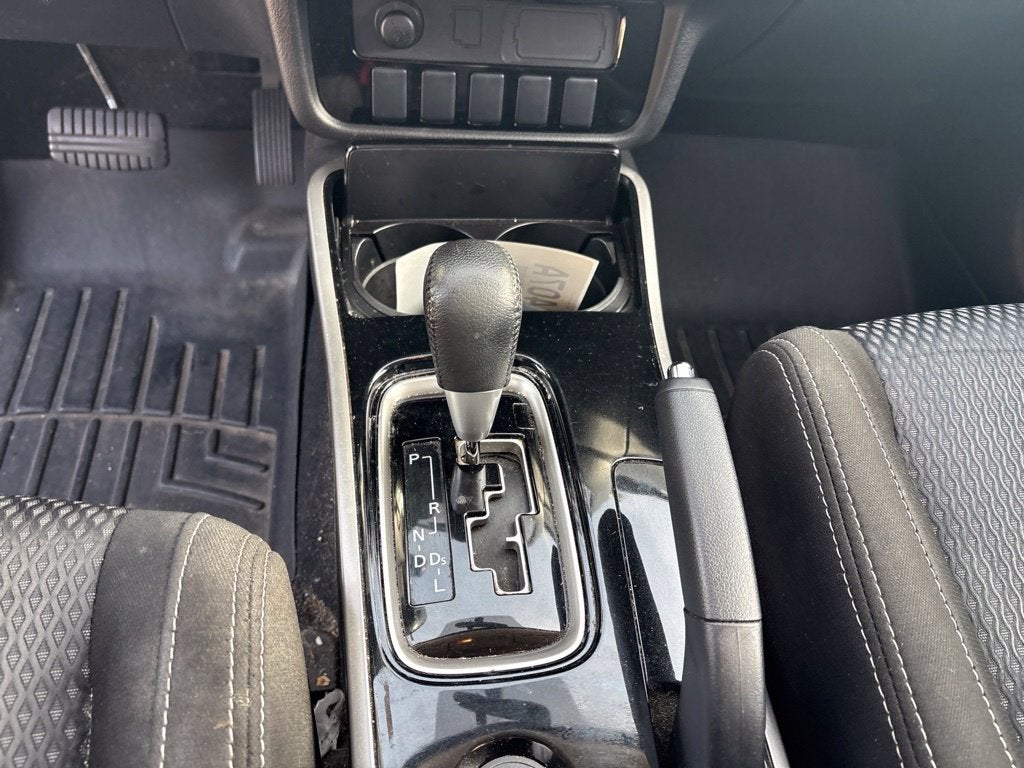 2017 Mitsubishi Outlander ES