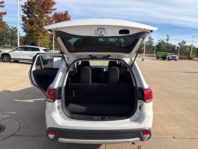 2017 Mitsubishi Outlander ES