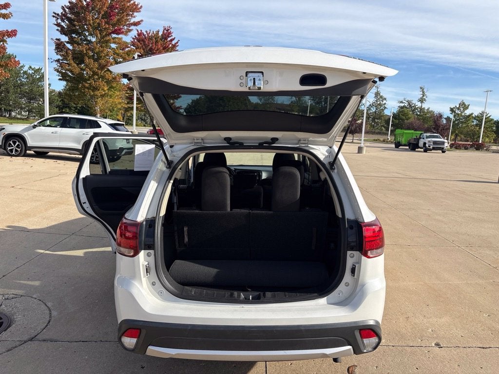 2017 Mitsubishi Outlander ES