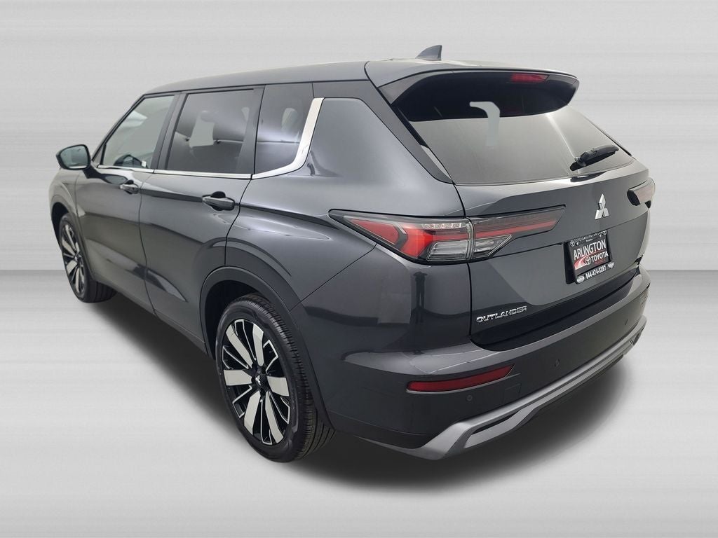2025 Mitsubishi Outlander SE