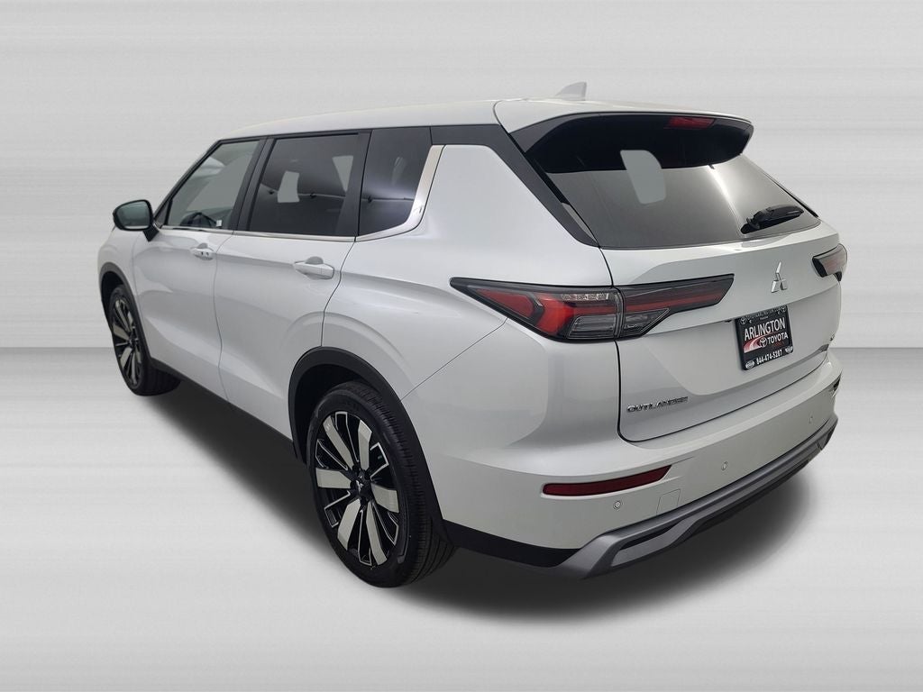 2025 Mitsubishi Outlander SE