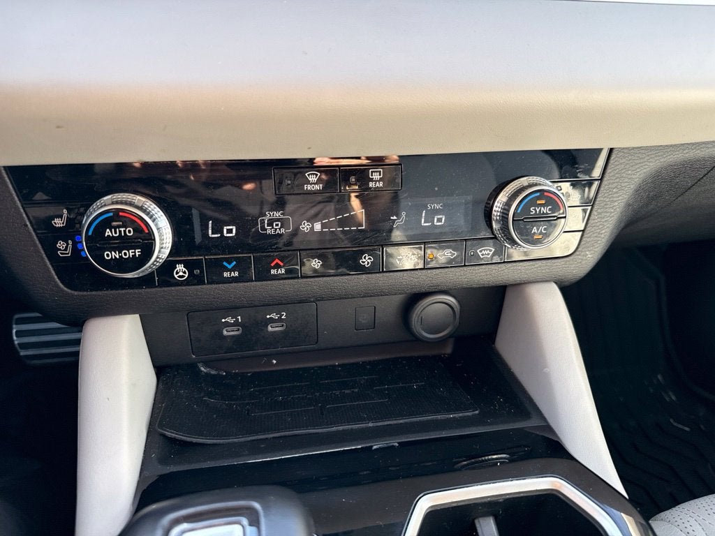 2025 Mitsubishi Outlander SEL