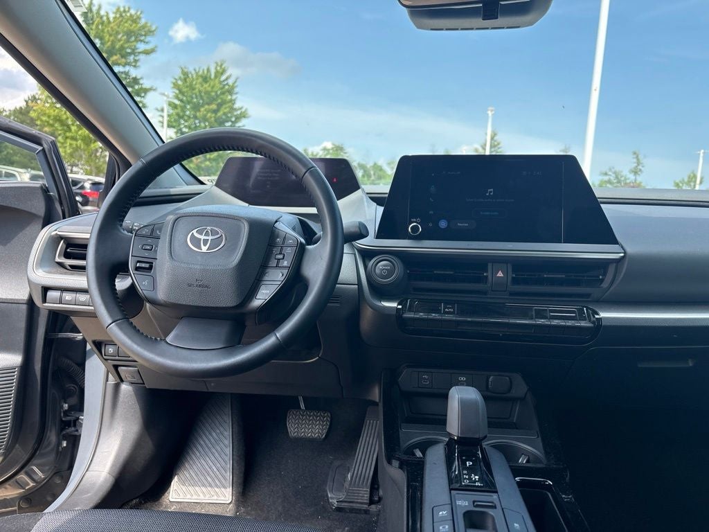 2025 Toyota Prius LE