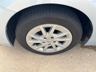 2014 Toyota PRIUS v Three
