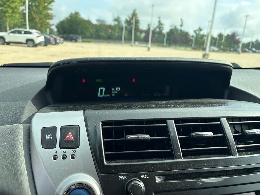 2014 Toyota PRIUS v Three