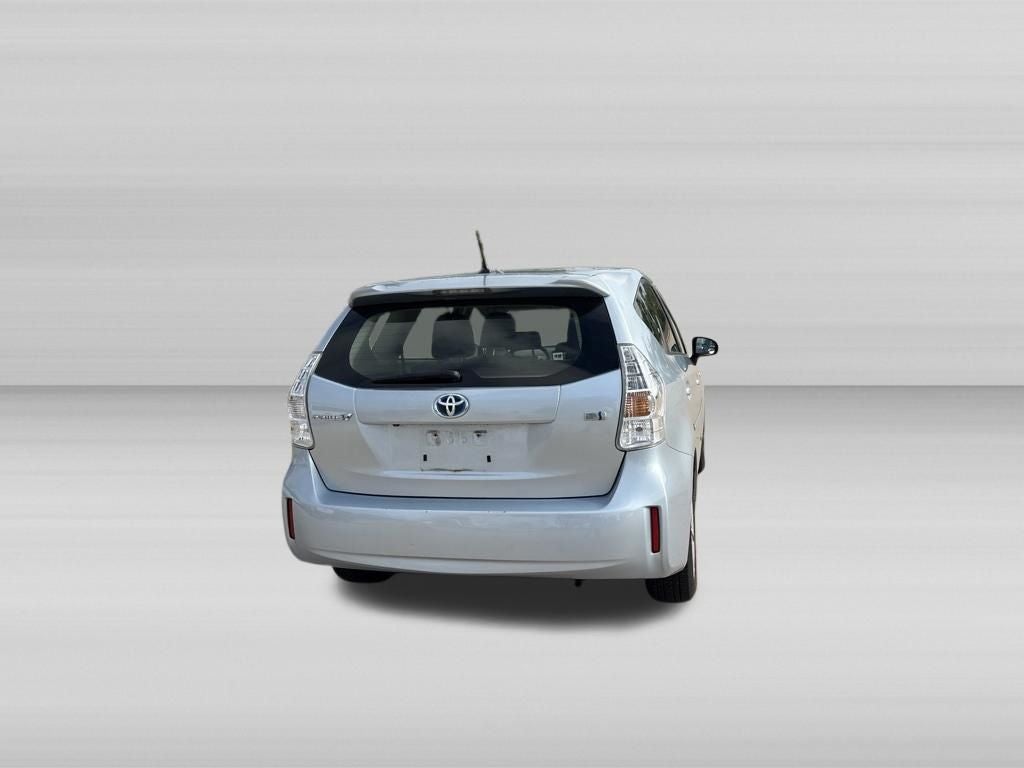 2014 Toyota PRIUS v Three