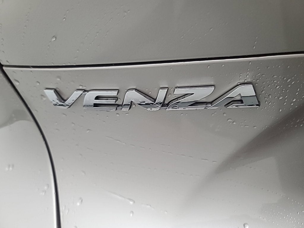 2024 Toyota Venza LE