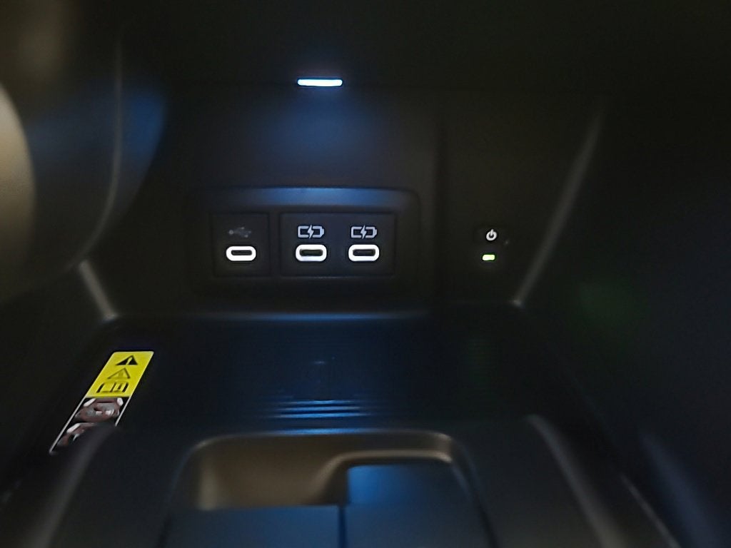 2024 Toyota Venza LE