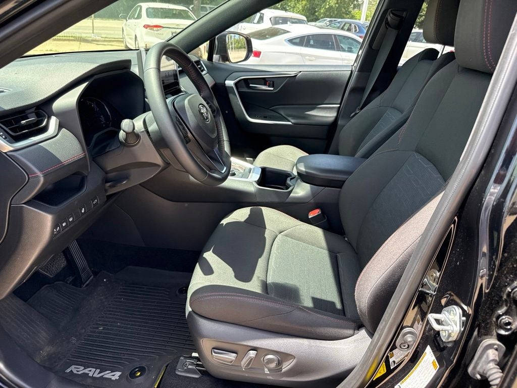 2025 Toyota RAV4 Plug-in Hybrid SE