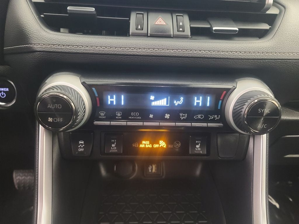 2024 Toyota RAV4 HYBRID XLE Premium