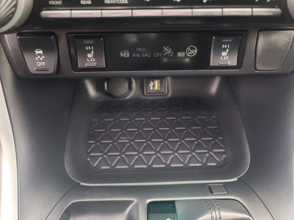 2024 Toyota RAV4 HYBRID XLE Premium