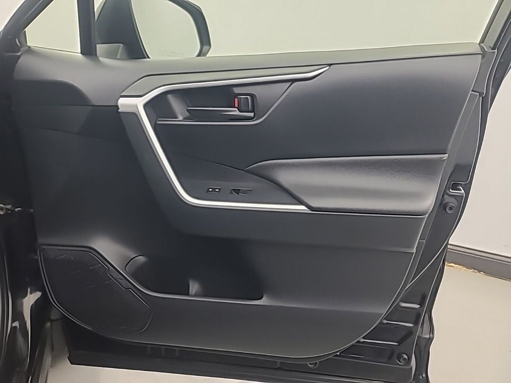 2019 Toyota RAV4 HYBRID LE