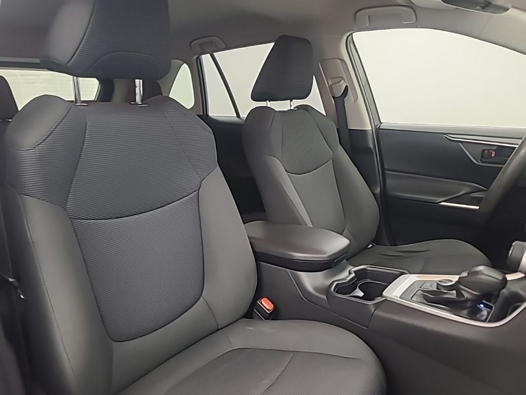 2019 Toyota RAV4 HYBRID LE