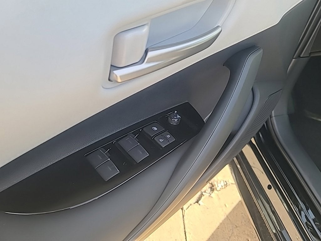 2027 Toyota Corolla Hatchback SE
