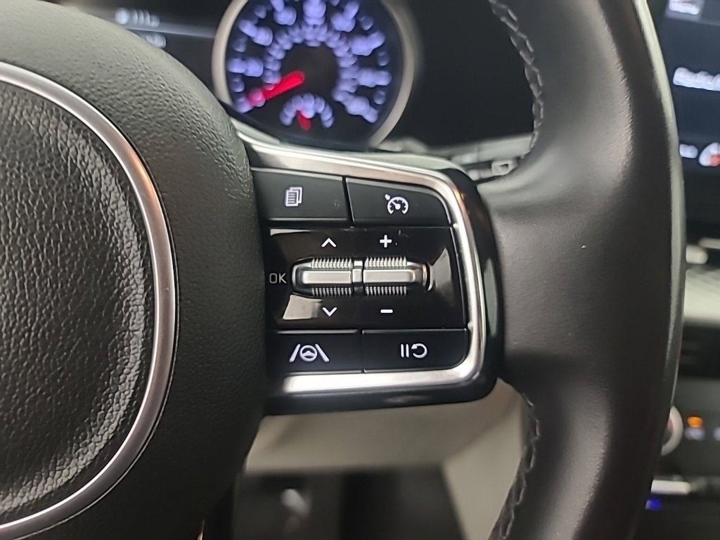 2024 Kia Carnival LX
