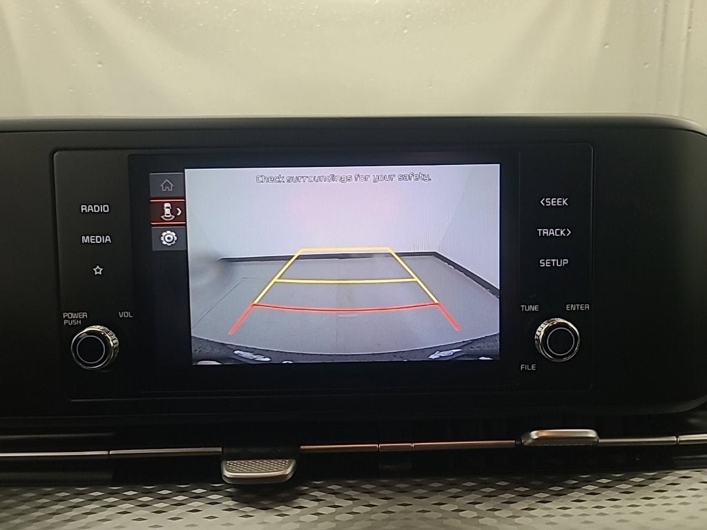 2024 Kia Carnival LX