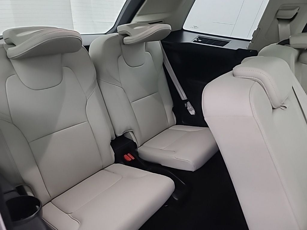 2023 Volvo XC90 B5 Core