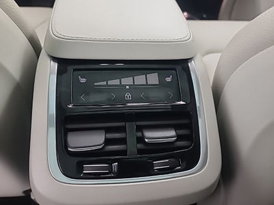 2023 Volvo XC90 B5 Core