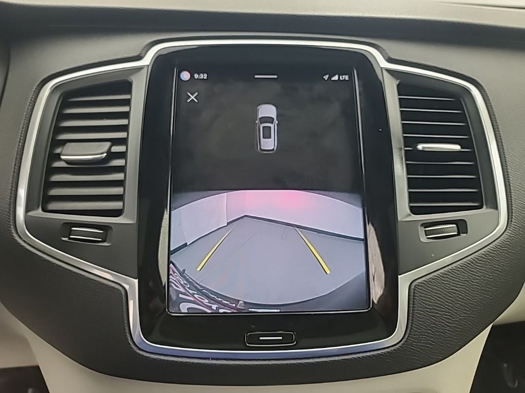 2023 Volvo XC90 B5 Core