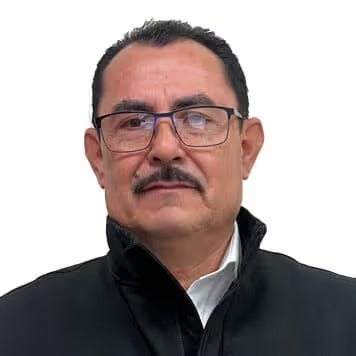 Gil Estrada (Speaks Spanish)